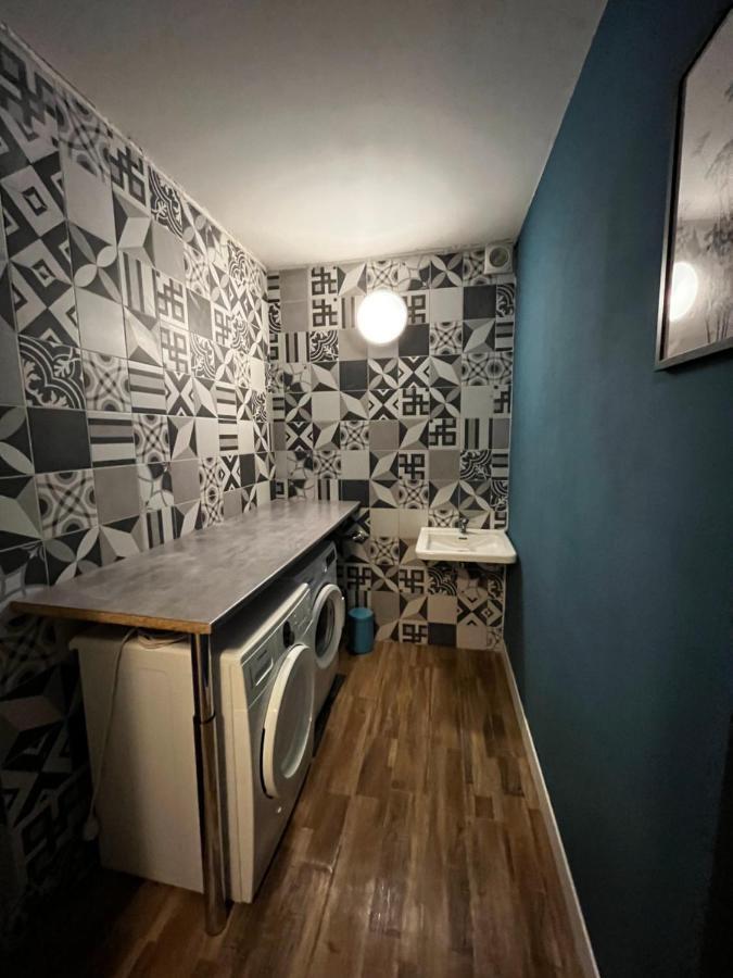 Charmant 2 Pieces Avec Terrasse Proche Centre Ville - Parking Gratuit A Proximite Lourdes Exterior foto